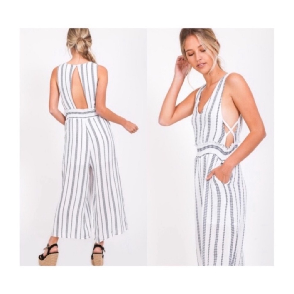 White and black striped jumpsuit - Picture 3 of 4